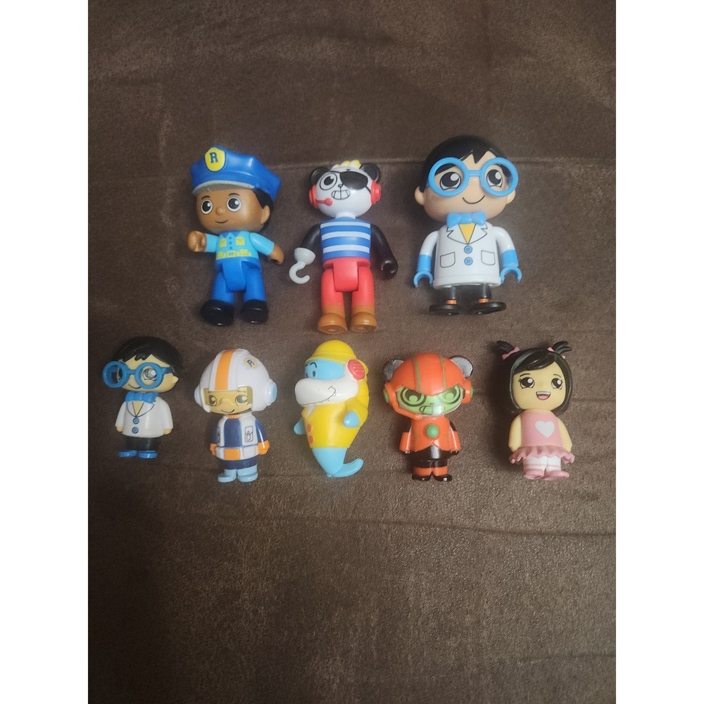 Lot of 8 Ryan's World figures.